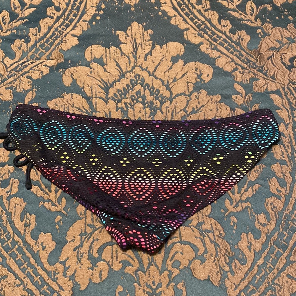 Final Sale! Old Navy Strapless Bikini and 2 Bottoms! - Picture 10 of 12